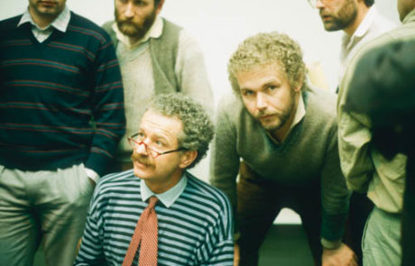 Schon in den achtziger Jahren konnte ich Willi, unserer dentalen Legende, über die Schulter schauen. Mit den Augen darf man 'stehlen'.